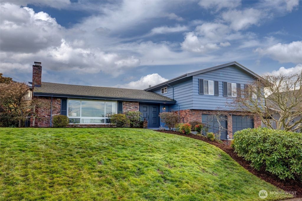 12161 SE 17th Place, Bellevue, WA 98005