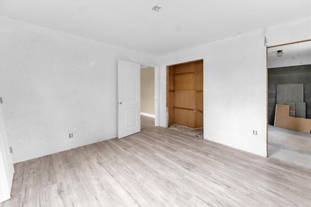 909 Ives Creek Road, Bellville, TX 77418