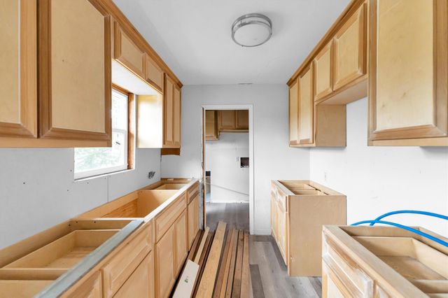 909 Ives Creek Road, Bellville, TX 77418