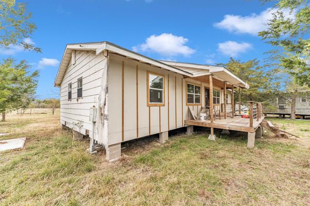 909 Ives Creek Road, Bellville, TX 77418