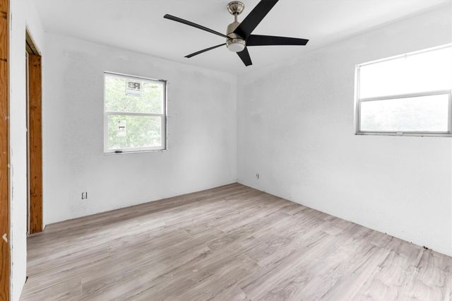 909 Ives Creek Road, Bellville, TX 77418