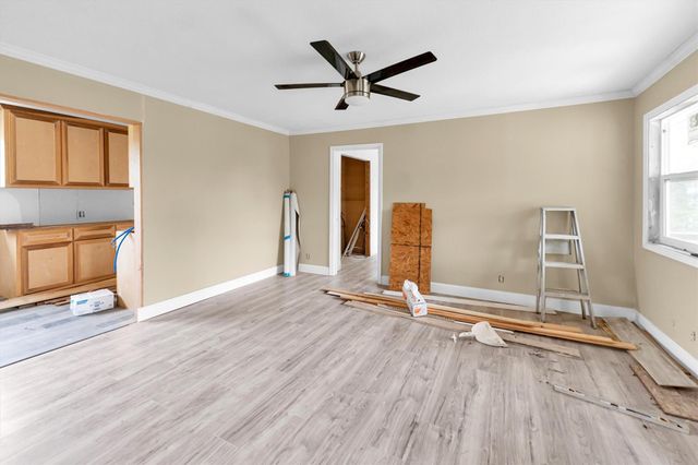 909 Ives Creek Road, Bellville, TX 77418