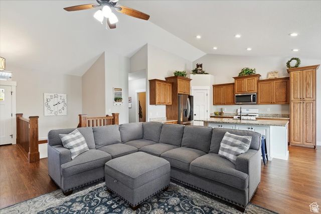 1330 E 850 N, Layton, UT 84041