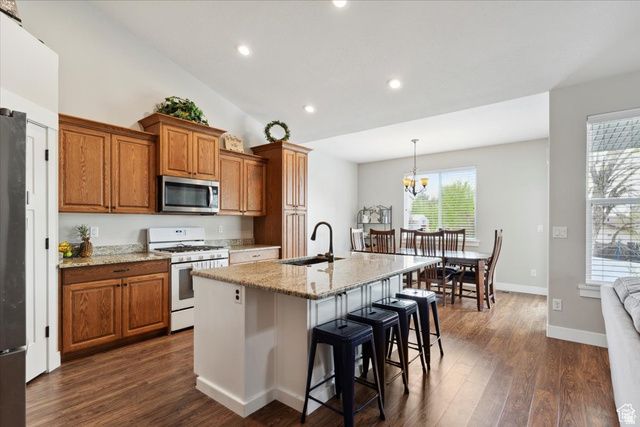 1330 E 850 N, Layton, UT 84041