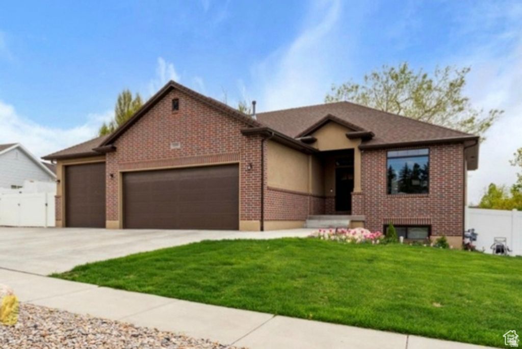 1330 E 850 N, Layton, UT 84041