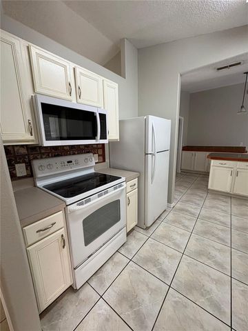 305 COLONADE COURT, Kissimmee, FL 34758