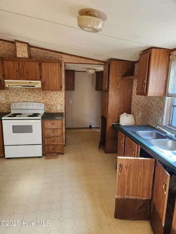 44 Augusta Avenue, Washington, NC 27889