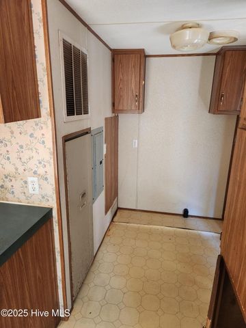 44 Augusta Avenue, Washington, NC 27889