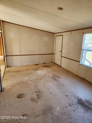 44 Augusta Avenue, Washington, NC 27889