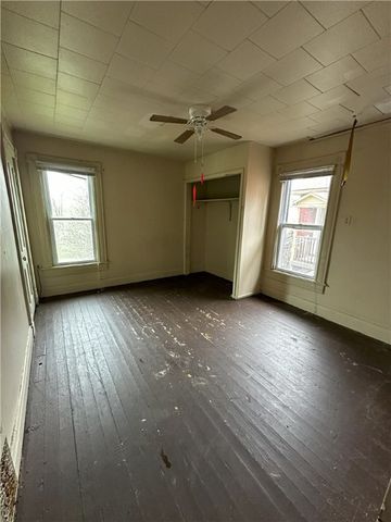 1112 E Washington St, New Castle, PA 16101