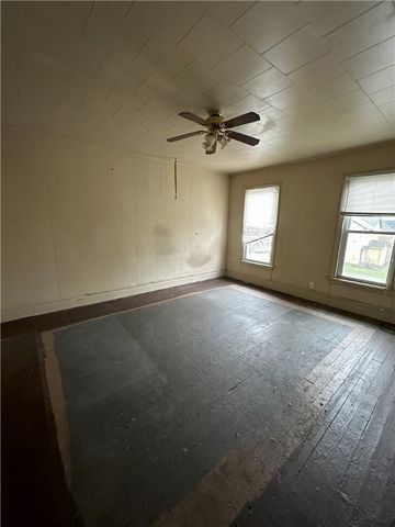 1112 E Washington St, New Castle, PA 16101