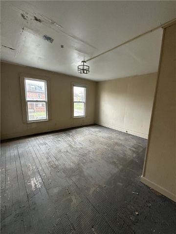 1112 E Washington St, New Castle, PA 16101