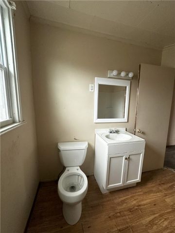 1112 E Washington St, New Castle, PA 16101