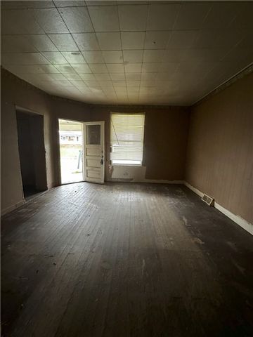 1112 E Washington St, New Castle, PA 16101