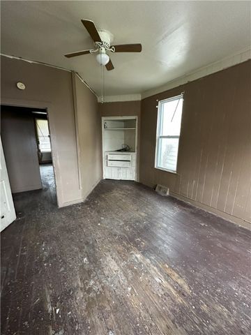 1112 E Washington St, New Castle, PA 16101