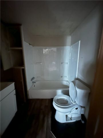 1112 E Washington St, New Castle, PA 16101