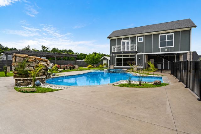 7566 Don Bruce Ct, Christiana, TN 37037