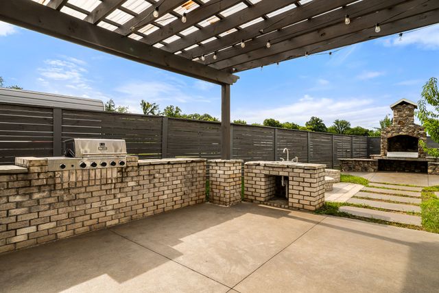 7566 Don Bruce Ct, Christiana, TN 37037