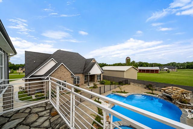 7566 Don Bruce Ct, Christiana, TN 37037