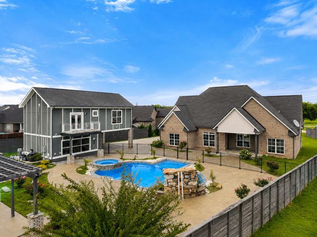 7566 Don Bruce Ct, Christiana, TN 37037