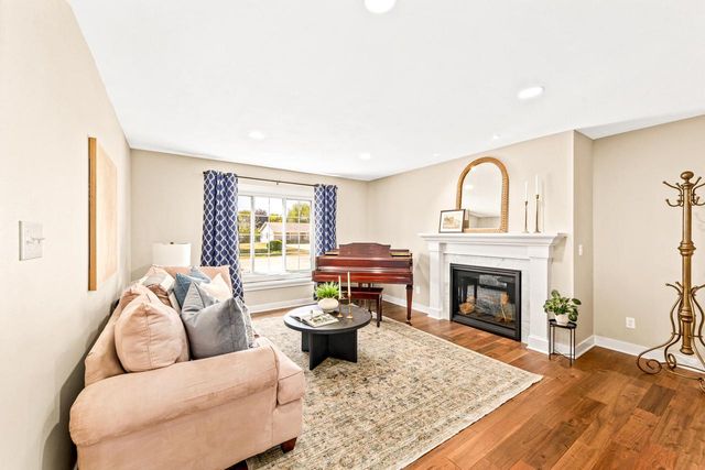11110 W Woodside DRIVE, Hales Corners, WI 53130