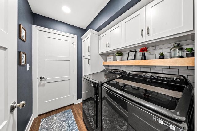 11110 W Woodside DRIVE, Hales Corners, WI 53130