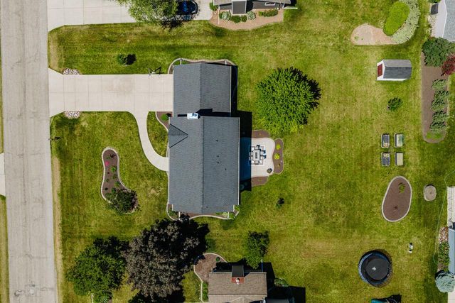 11110 W Woodside DRIVE, Hales Corners, WI 53130