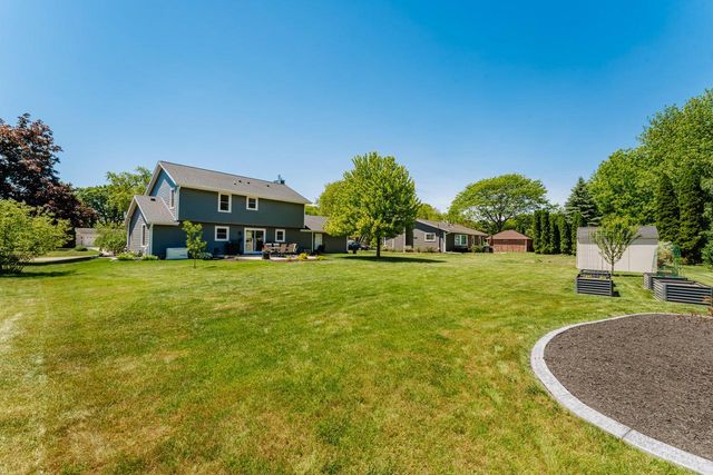 11110 W Woodside DRIVE, Hales Corners, WI 53130