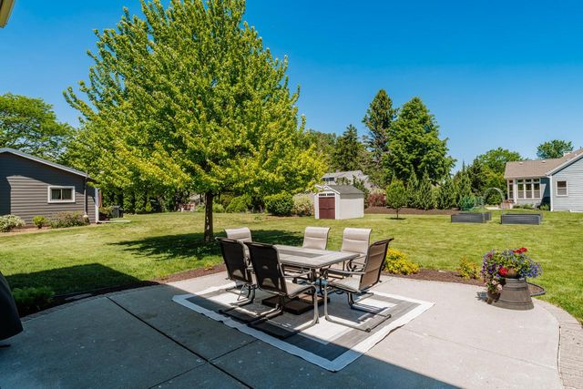11110 W Woodside DRIVE, Hales Corners, WI 53130