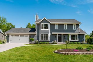 11110 W Woodside DRIVE, Hales Corners, WI 53130