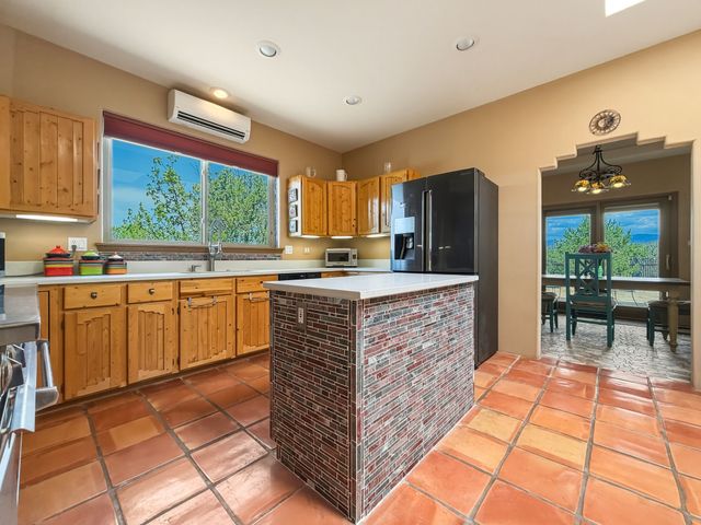 12 Estambre, Santa Fe, NM 87508