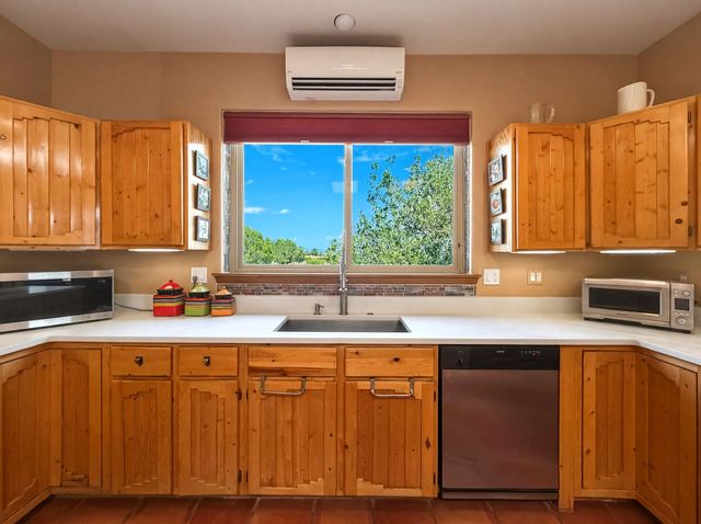 12 Estambre, Santa Fe, NM 87508
