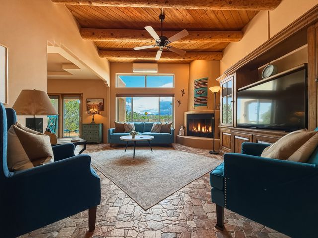 12 Estambre, Santa Fe, NM 87508