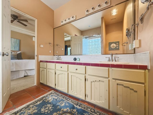 12 Estambre, Santa Fe, NM 87508