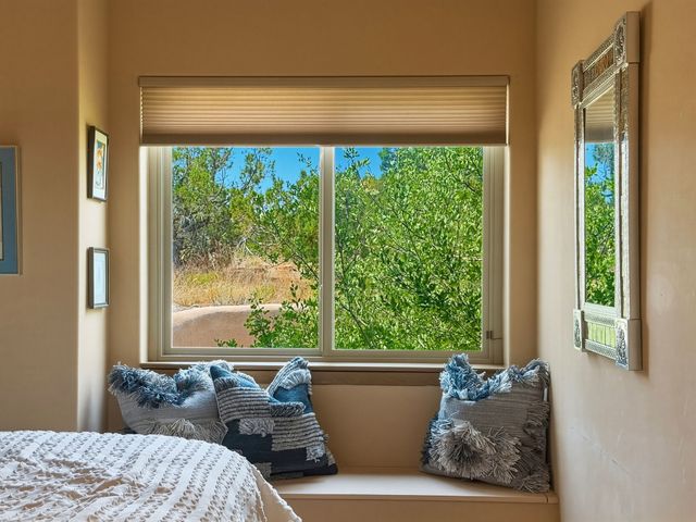 12 Estambre, Santa Fe, NM 87508