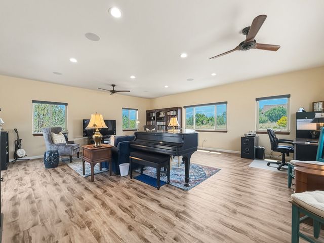 12 Estambre, Santa Fe, NM 87508