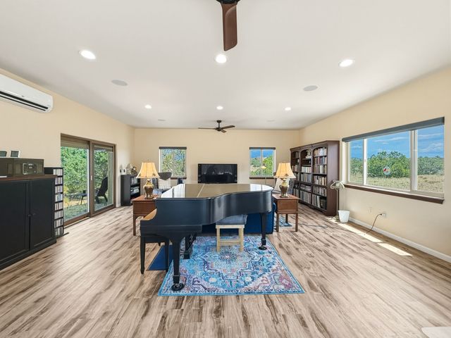 12 Estambre, Santa Fe, NM 87508