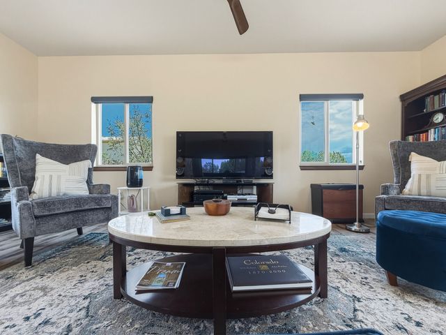 12 Estambre, Santa Fe, NM 87508