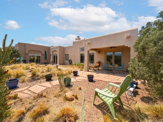 12 Estambre, Santa Fe, NM 87508