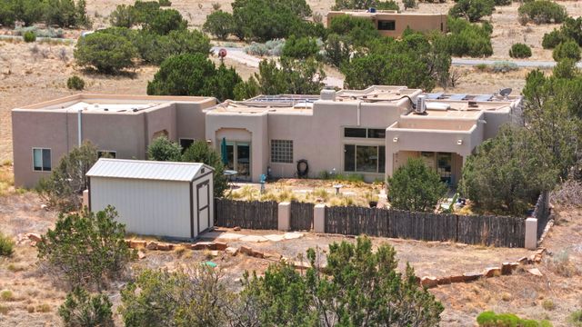 12 Estambre, Santa Fe, NM 87508