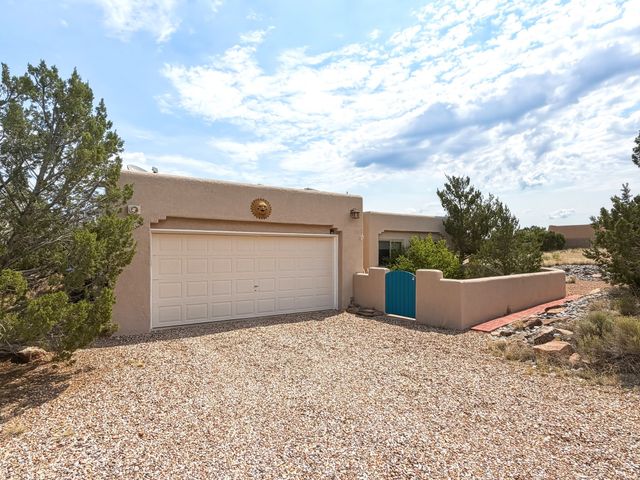 12 Estambre, Santa Fe, NM 87508
