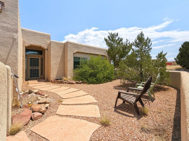 12 Estambre, Santa Fe, NM 87508