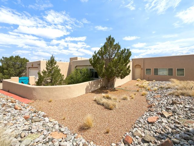 12 Estambre, Santa Fe, NM 87508