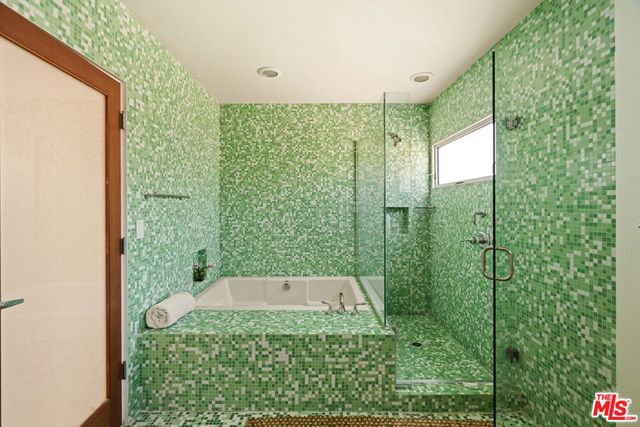 1076 Palms Boulevard, Venice, CA 90291