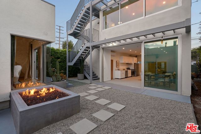 1076 Palms Boulevard, Venice, CA 90291