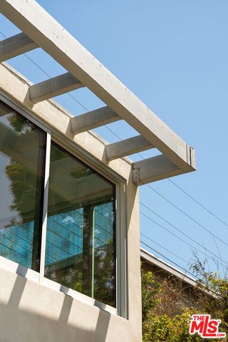 1076 Palms Boulevard, Venice, CA 90291