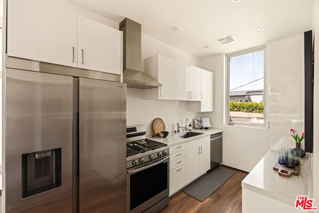 1076 Palms Boulevard, Venice, CA 90291