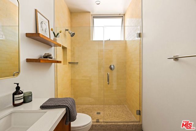 1076 Palms Boulevard, Venice, CA 90291