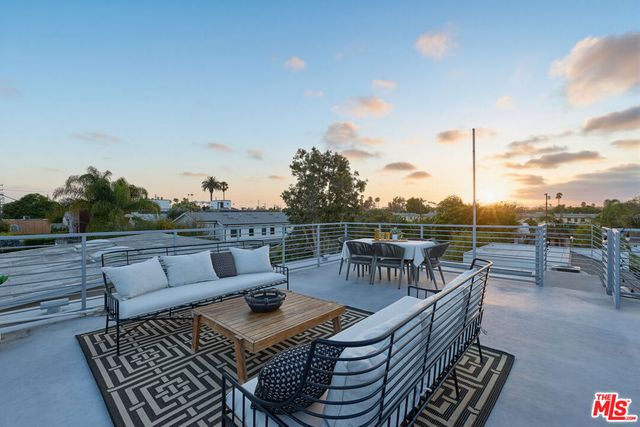 1076 Palms Boulevard, Venice, CA 90291