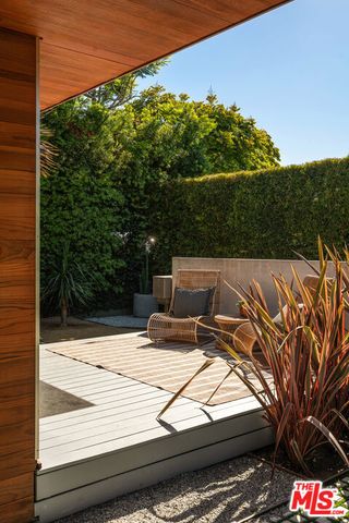 1076 Palms Boulevard, Venice, CA 90291